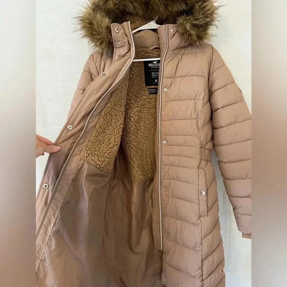 Hollister Puffer Parka - Picture 6 of 9